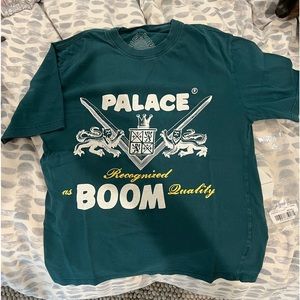 Men’s Palace tee shirt, size Medium